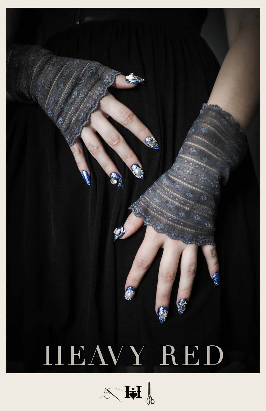 Alice in Wonderland Costume Nails