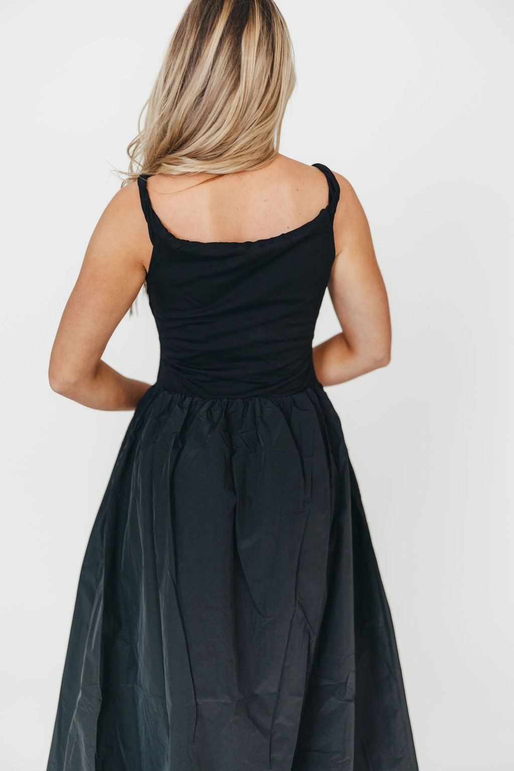 Bethany Off-Shoulder Midi Dress in Black