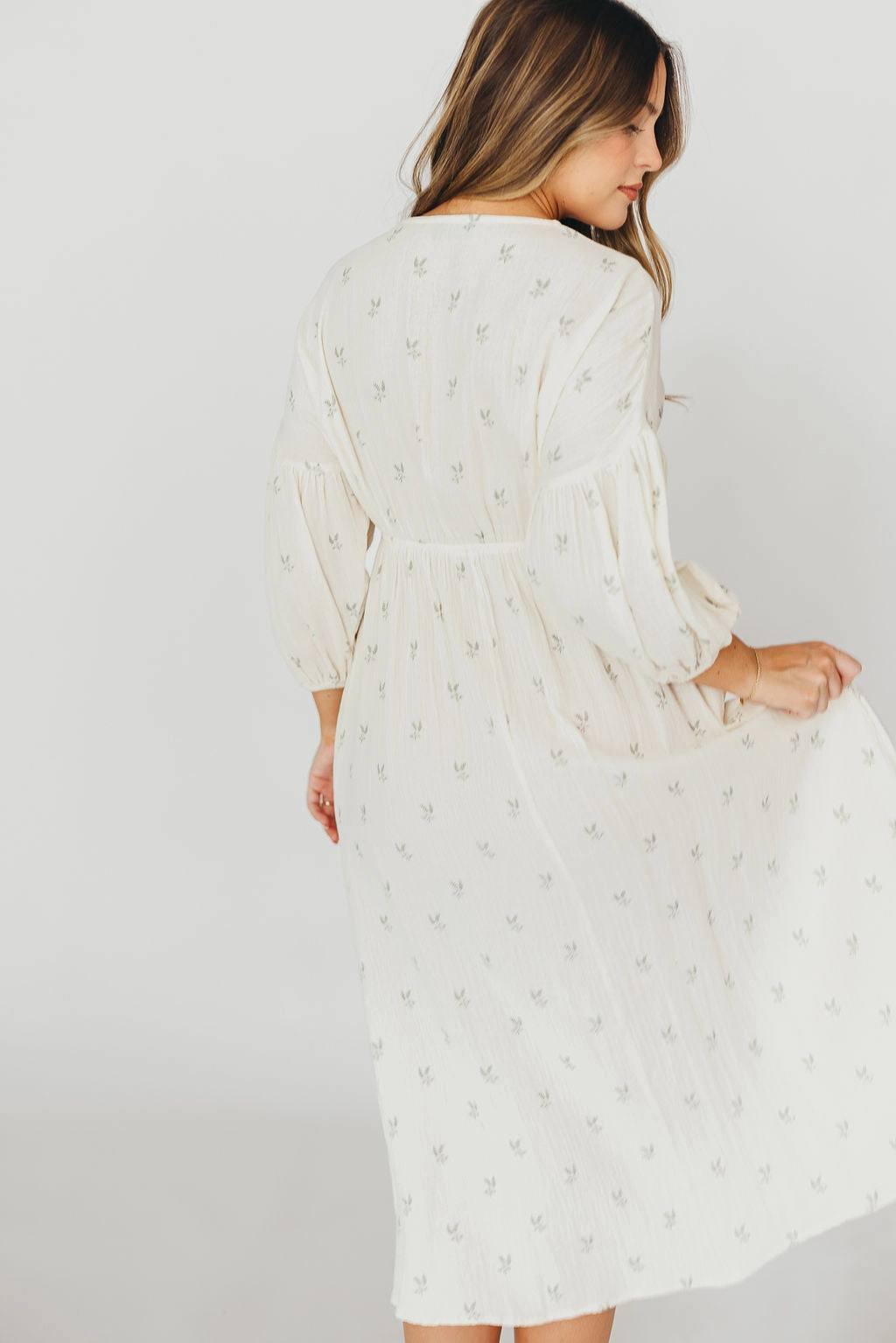 Hunter 100% Cotton Gauze Midi Dress in Soy/Sage Foliage - Bump Friendly and Inclusive Sizing