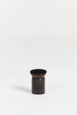 OUTSIDE BEAUTY & SKINCARE KABUKI BRUSH