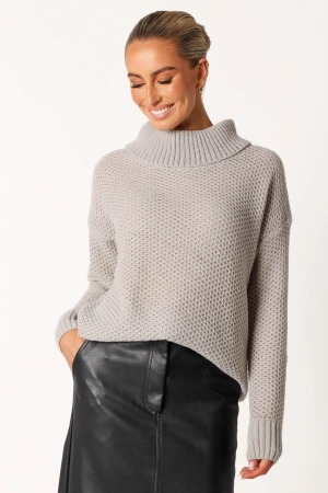 Rayne Turtleneck Knit Sweater - Light Grey