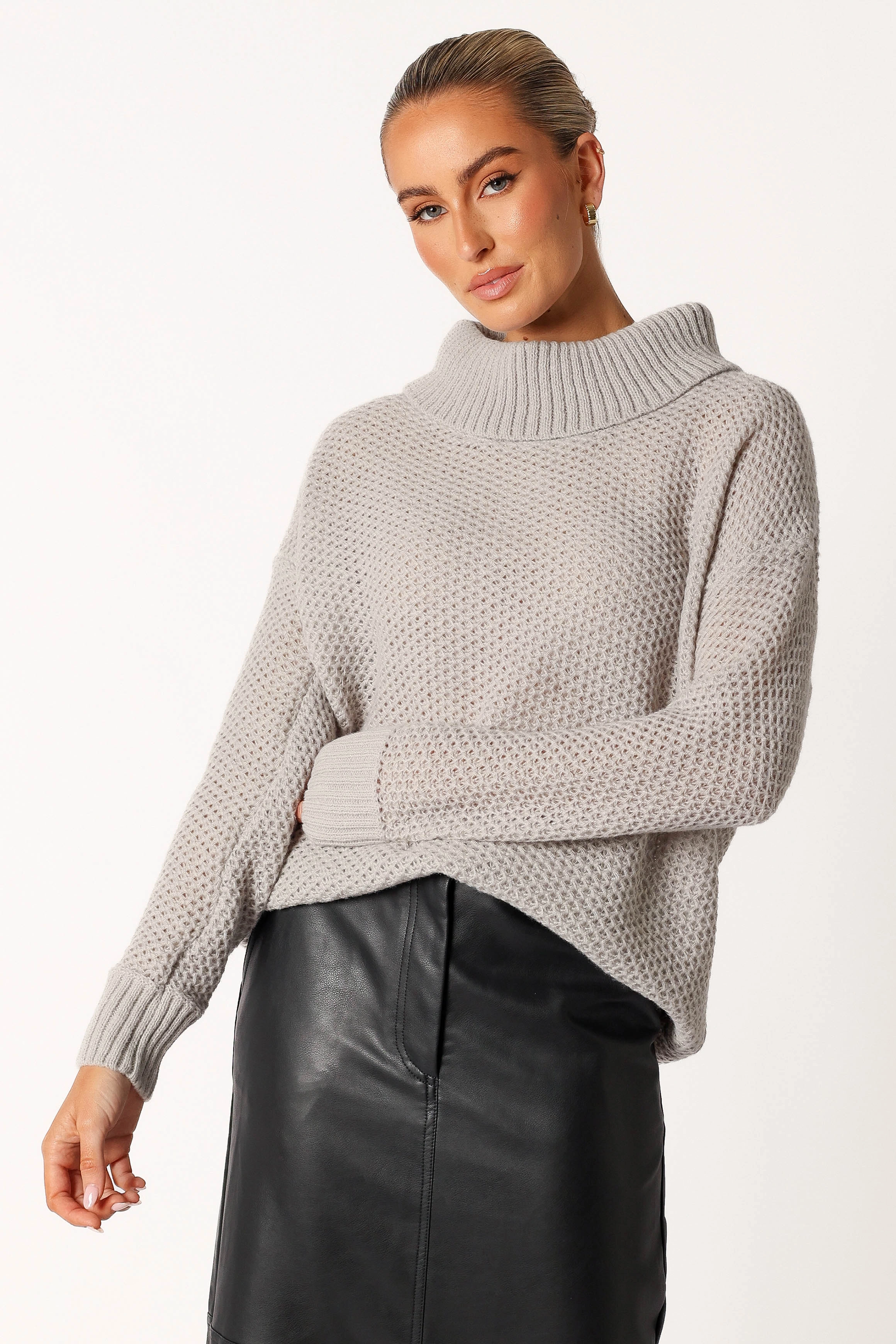 Rayne Turtleneck Knit Sweater - Light Grey