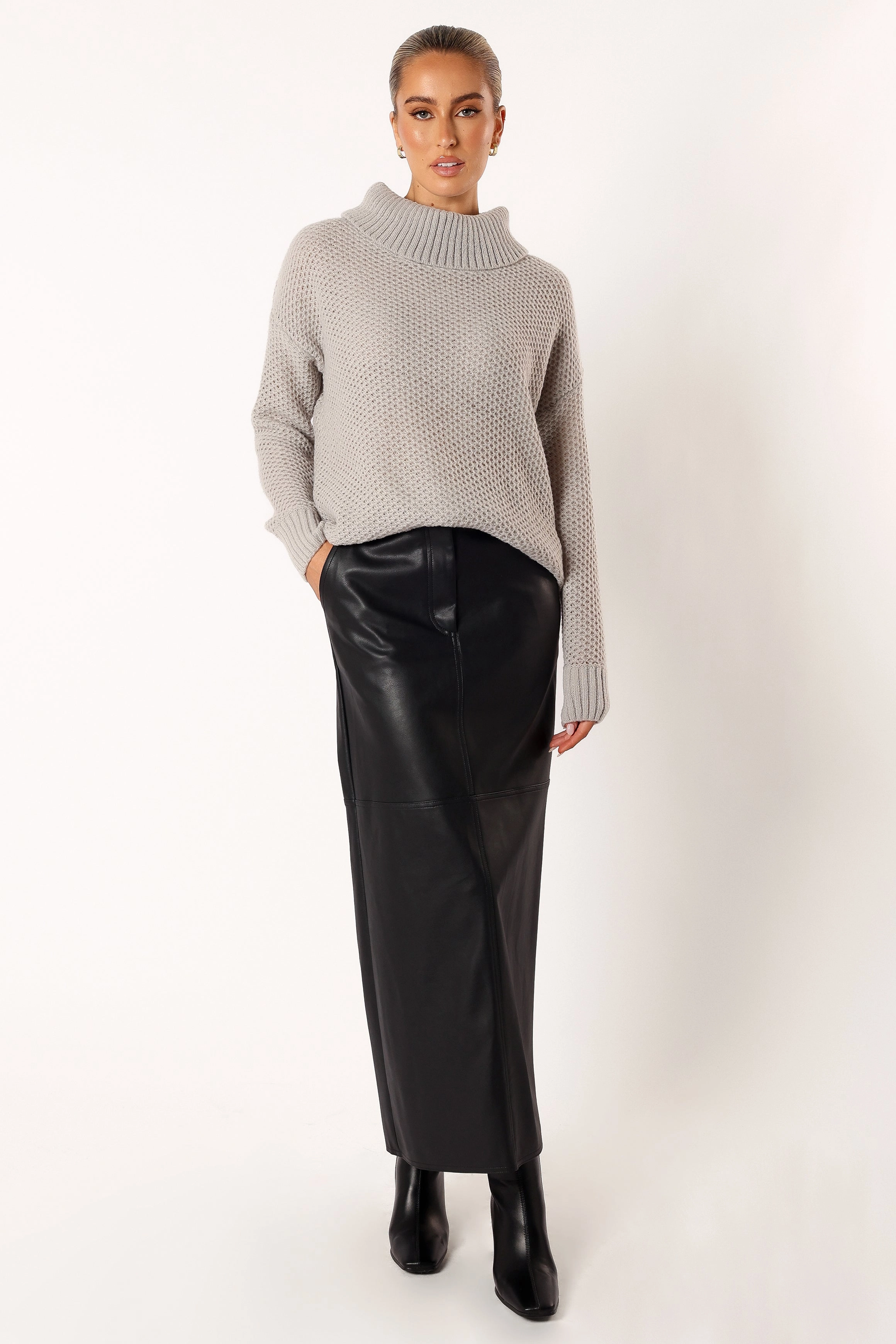 Rayne Turtleneck Knit Sweater - Light Grey