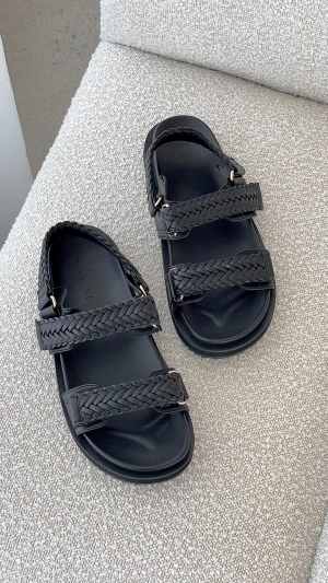 Taishi Slide - Black