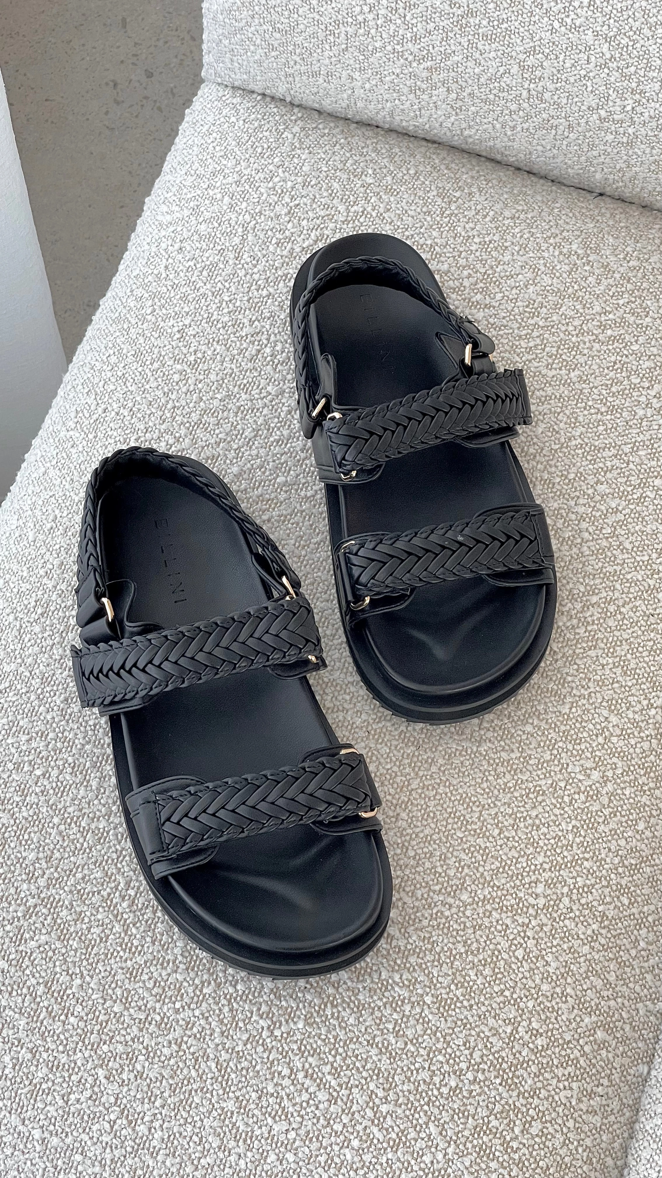 Taishi Slide - Black